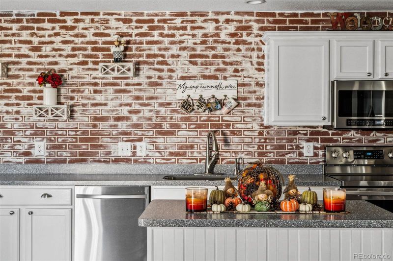 8142 S Laredo Ct, Englewood, CO 80112
