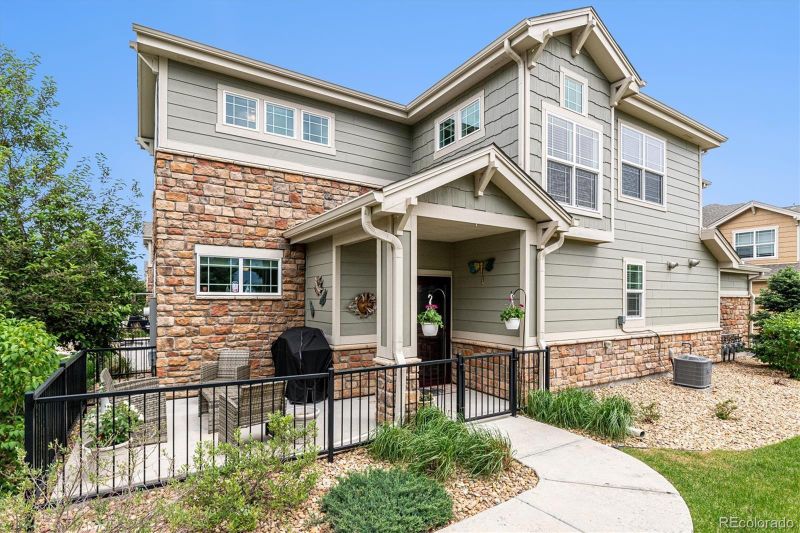 1879 S Buchanan Cir, Aurora, CO 80018