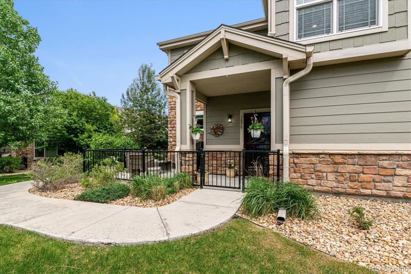 1879 S Buchanan Cir, Aurora, CO 80018