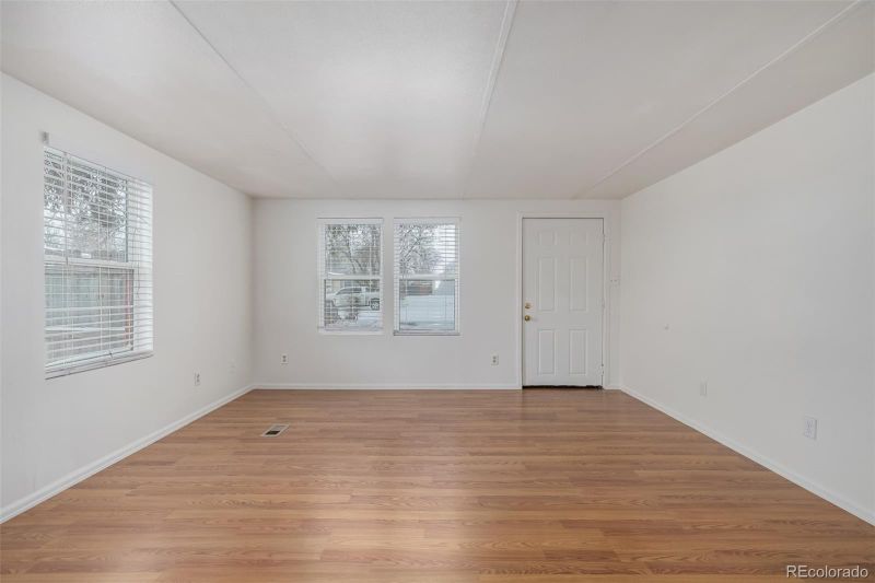 1212 Macleod Ct, Dacono, CO 80514