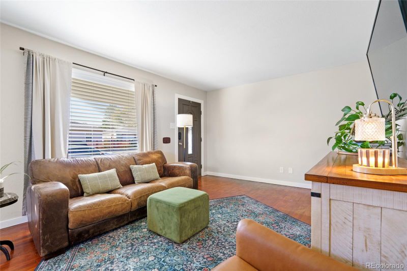 210 Zenobia St, Denver, CO 80219