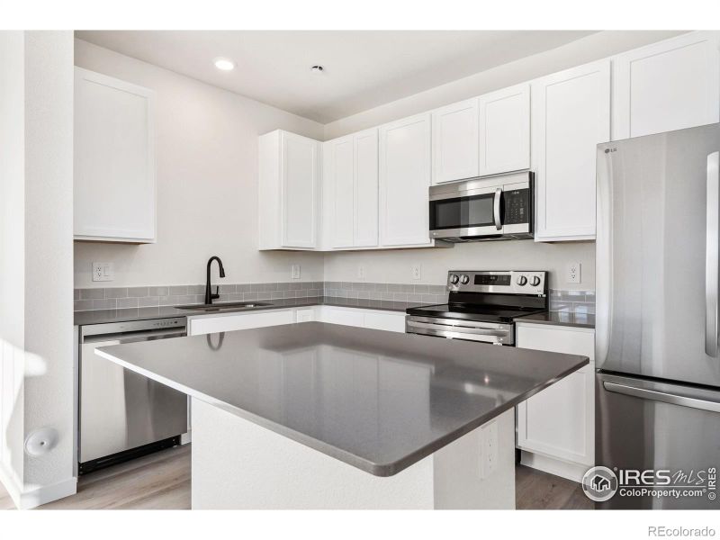 445 Condor Way, Johnstown, CO 80534