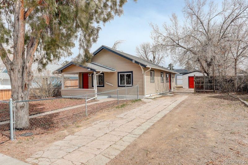 2056 Fulton St, Aurora, CO 80010