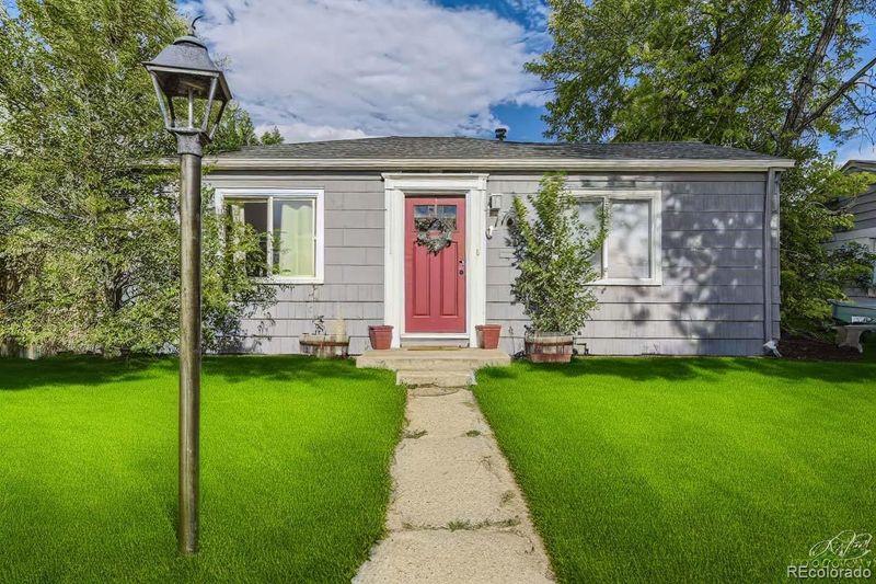 1164 Chester St, Aurora, CO 80010