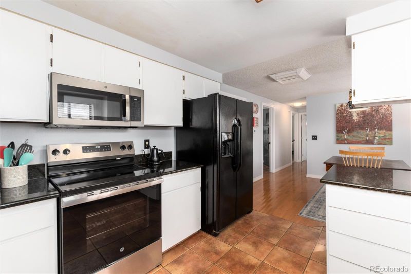 401 S Dover Ct, Lakewood, CO 80226