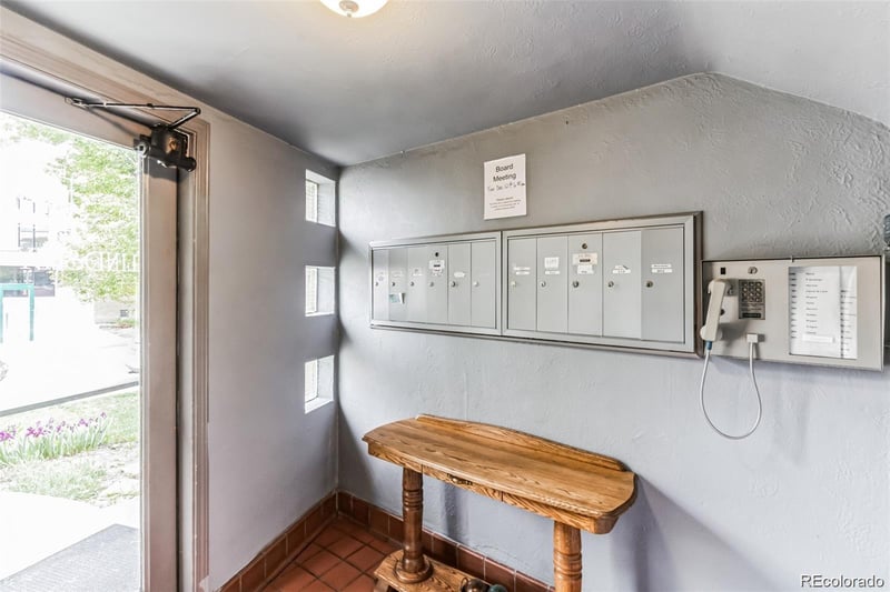 1182 Clermont St #A202, Denver, CO 80220