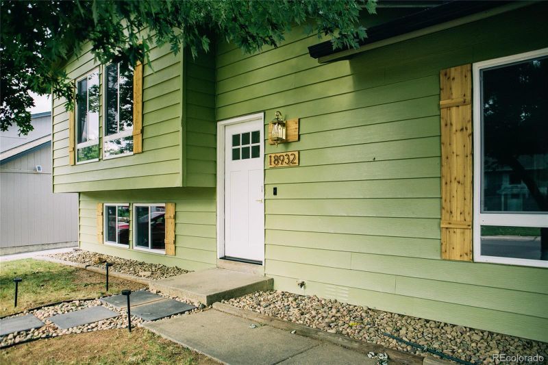 18932 W 60th Dr, Golden, CO 80403
