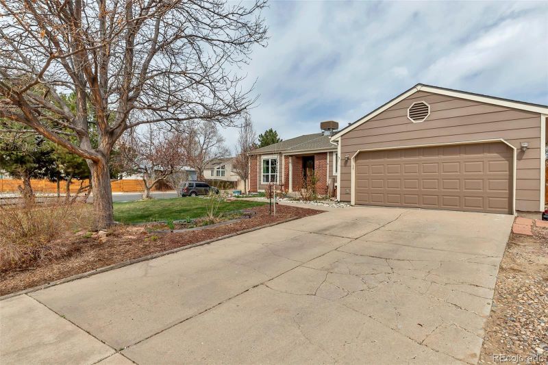 5317 E 112th Ct, Thornton, CO 80233