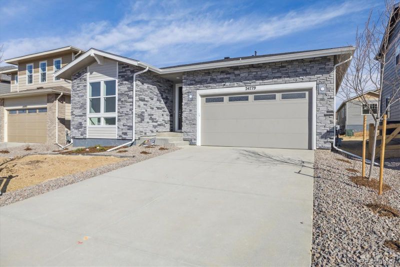 24779 E 39th Ave, Aurora, CO 80019