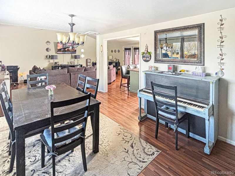 306 Curtis Ln, Alamosa, CO 81101