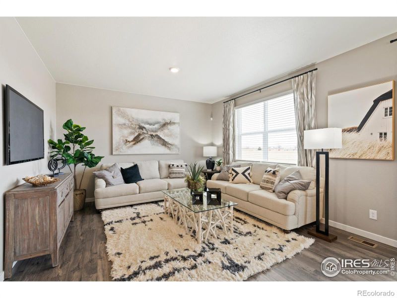 432 Hummingbird Ln, Johnstown, CO 80534