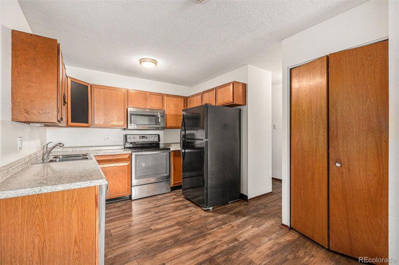 300 S Clinton St #10C, Denver, CO 80247