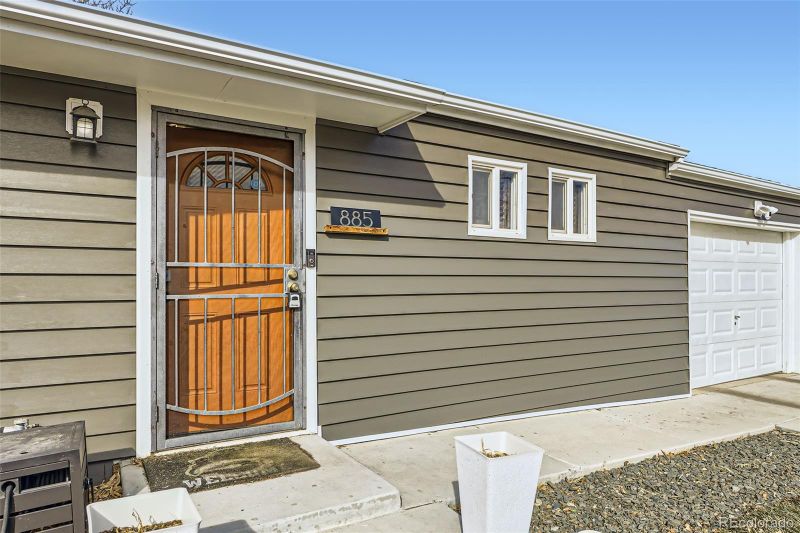 885 Kenton St, Aurora, CO 80010