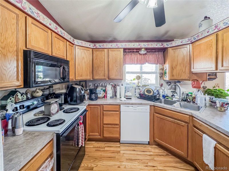 2035 Parkwood Dr, Johnstown, CO 80534