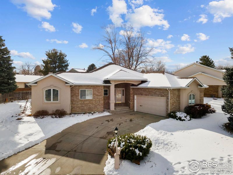 6089 Fox Hill Dr, Longmont, CO 80504