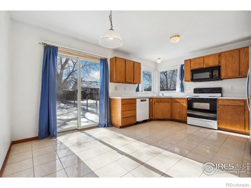 280 E Hawthorne St, Milliken, CO 80543