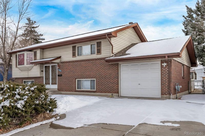 1520 Phillips Dr, Northglenn, CO 80233