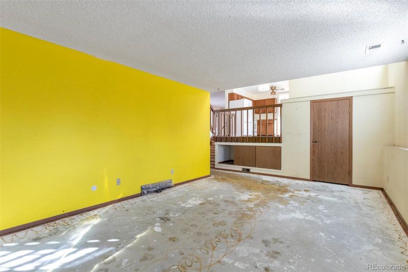 1391 S Peoria Ct, Aurora, CO 80012