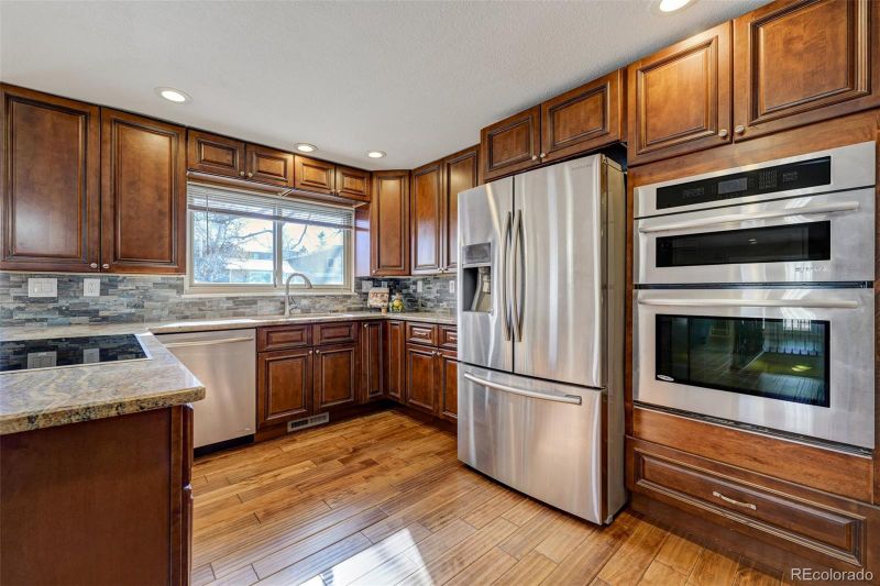 7338 S Yukon Ct, Littleton, CO 80128