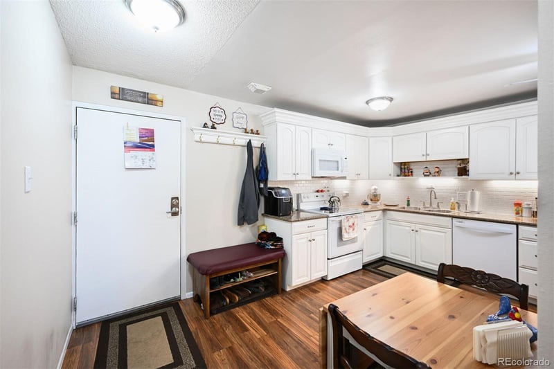 650 S Clinton St #11B, Denver, CO 80247