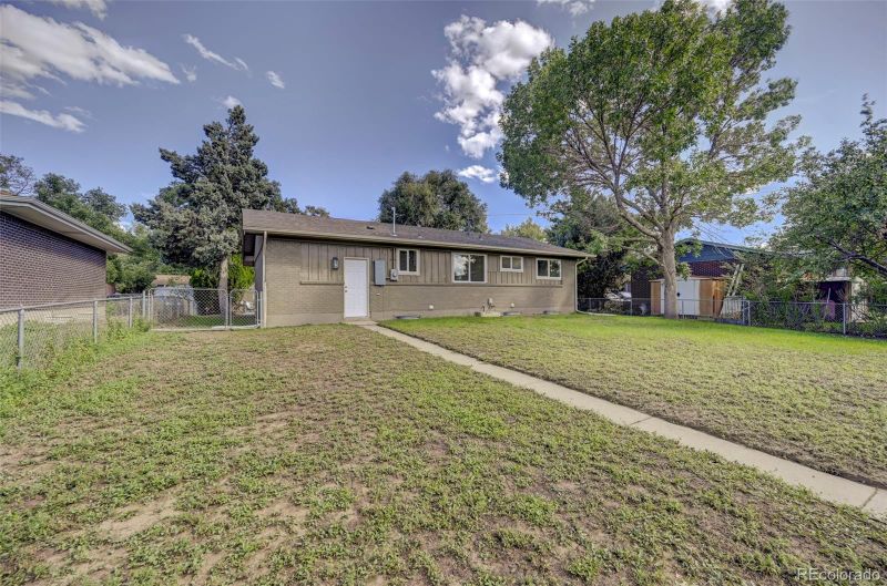 144 Ithaca St, Colorado Springs, CO 80911