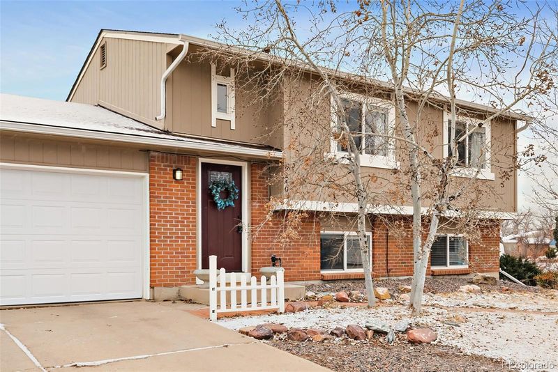 9240 W Wagon Trail Dr, Littleton, CO 80123
