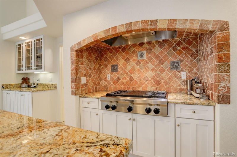 6328 S Ouray Way, Aurora, CO 80016
