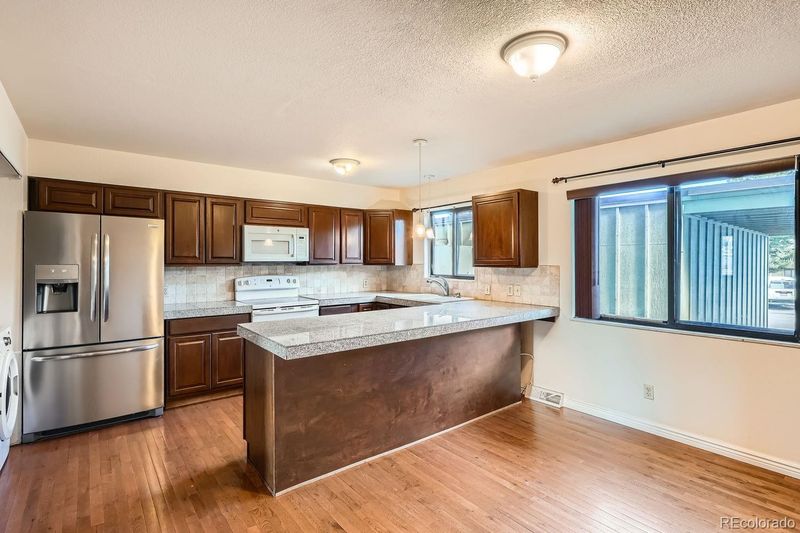 492 Vance St, Lakewood, CO 80226