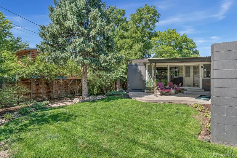 658 Poplar St, Denver, CO 80220