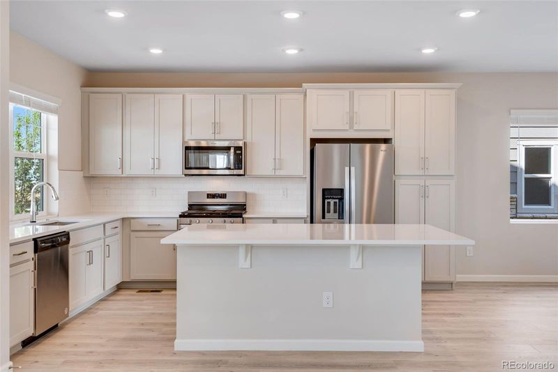 24851 E 33rd Dr, Aurora, CO 80019