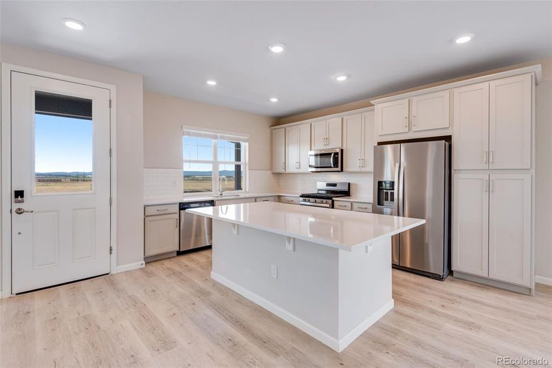 24851 E 33rd Dr, Aurora, CO 80019