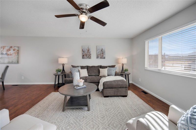 809 Hennessy Ct, Colorado Springs, CO 80909