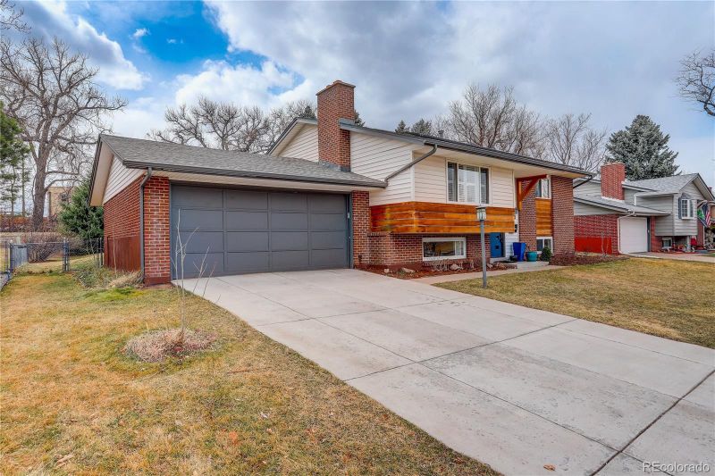 2641 S Magnolia St, Denver, CO 80224