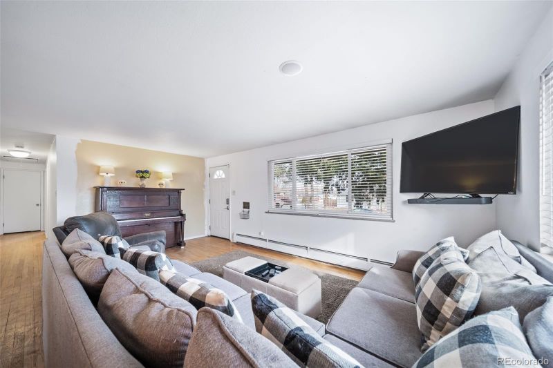 2095 Newland St, Edgewater, CO 80214