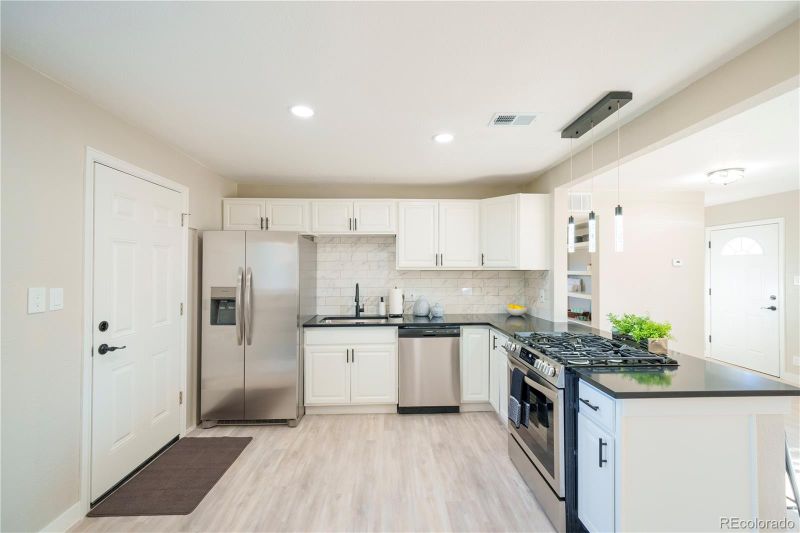 1471 Oak Pl, Thornton, CO 80229