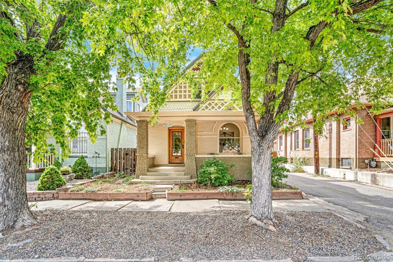 3217 Irving St, Denver, CO 80211