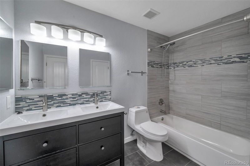 8765 W Cornell Ave #3, Lakewood, CO 80227