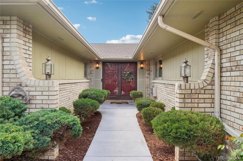 1010 W 33rd St, Loveland, CO 80538