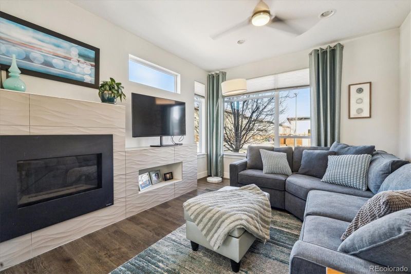 10610 E 26th Ave, Aurora, CO 80010