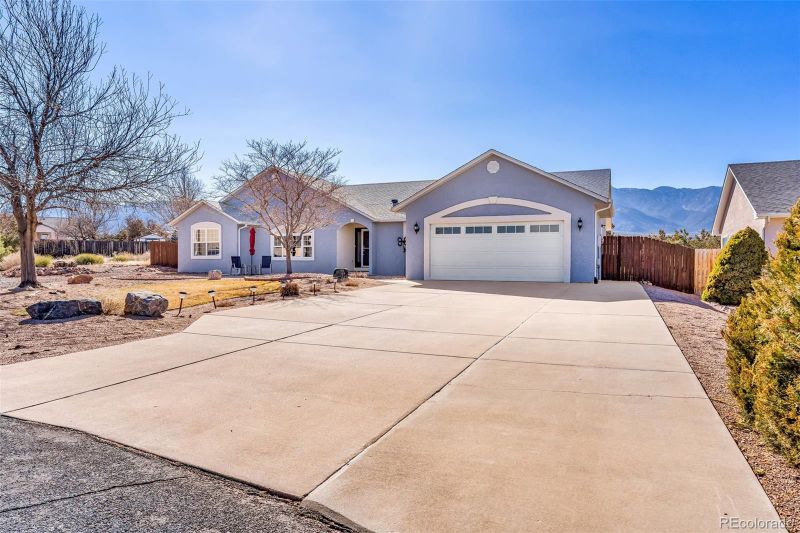 10 Savage Loop, Canon City, CO 81212