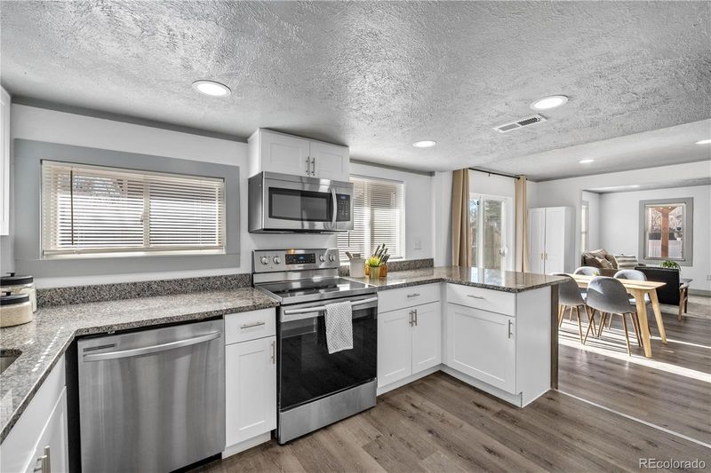 632 S Patton Ct, Denver, CO 80219