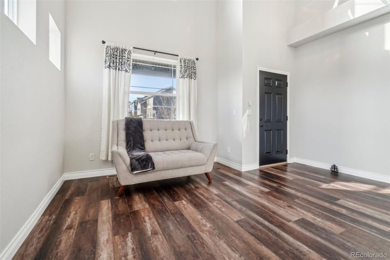 25123 E 5th Ave, Aurora, CO 80018