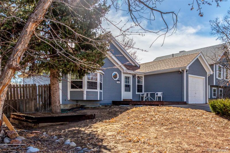 17665 E Temple Dr, Aurora, CO 80015