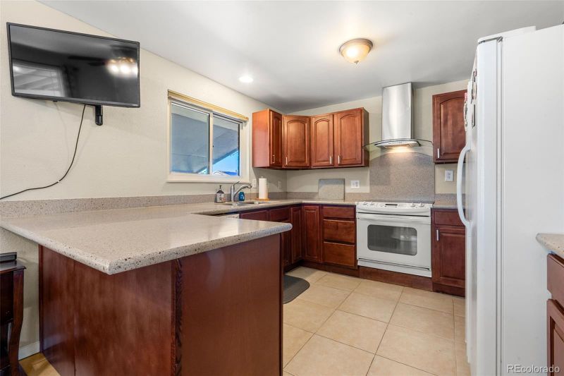 335 N 16th Ave, Brighton, CO 80601
