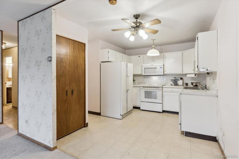 665 S Alton Way #4B, Denver, CO 80247