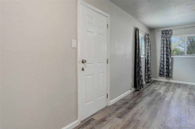 911 E 2nd St, Colorado Springs, CO 80907