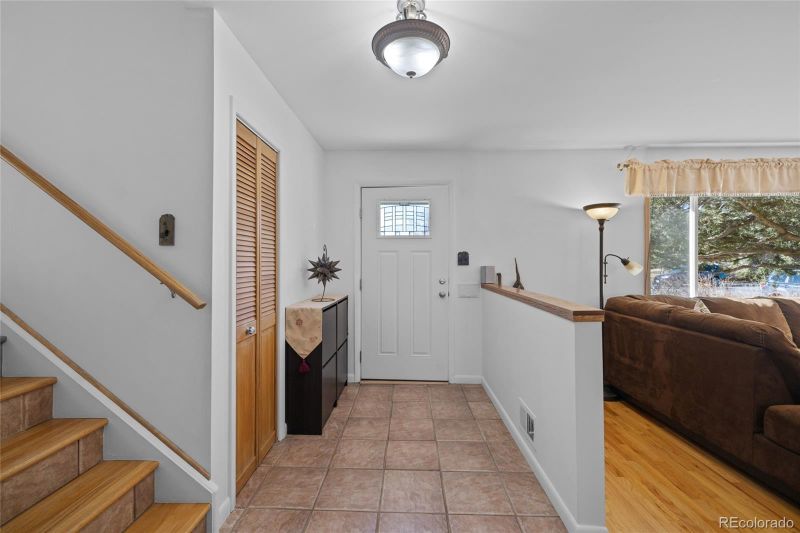 10826 Livingston Dr, Northglenn, CO 80234