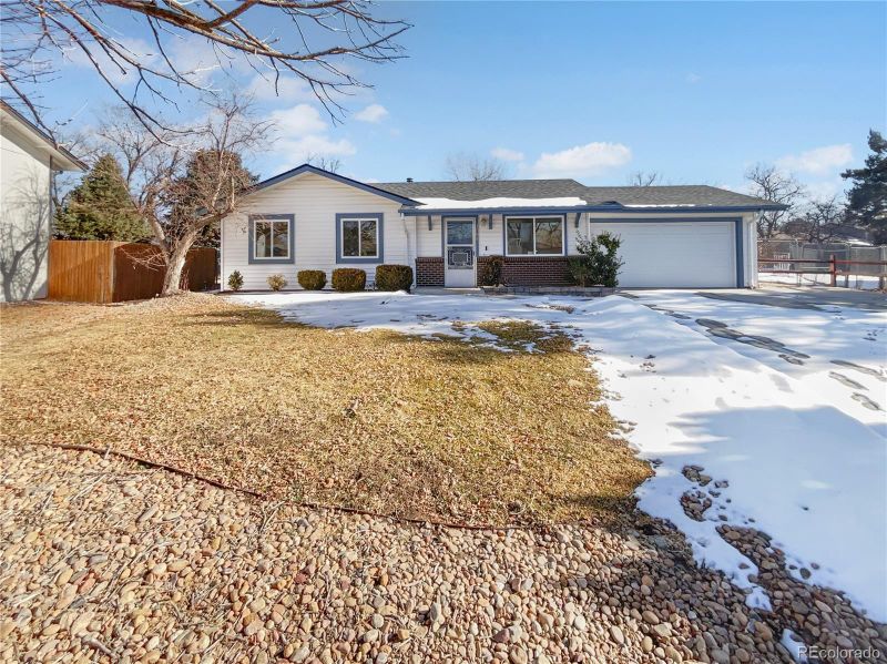 1584 S Salem Cir, Aurora, CO 80012