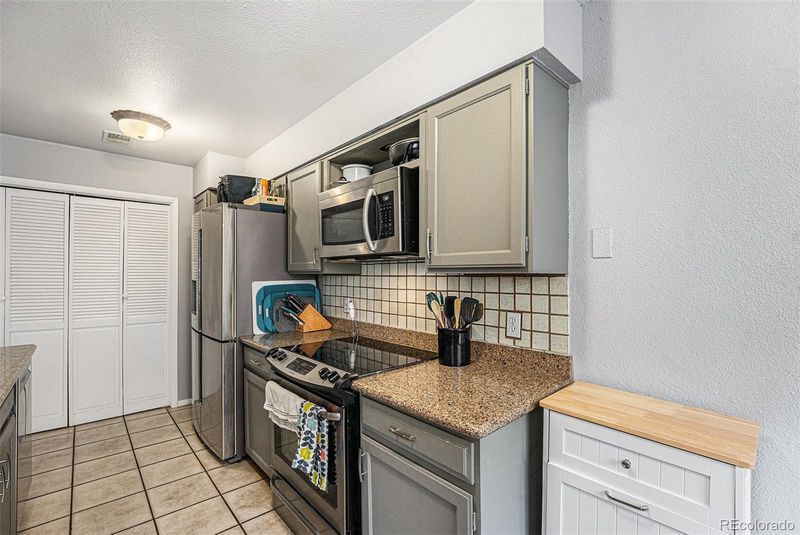 2016 W 101st Ave, Thornton, CO 80260