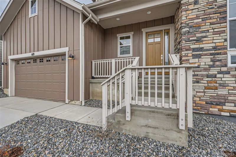 619 Scrubjay Cir, Castle Rock, CO 80104